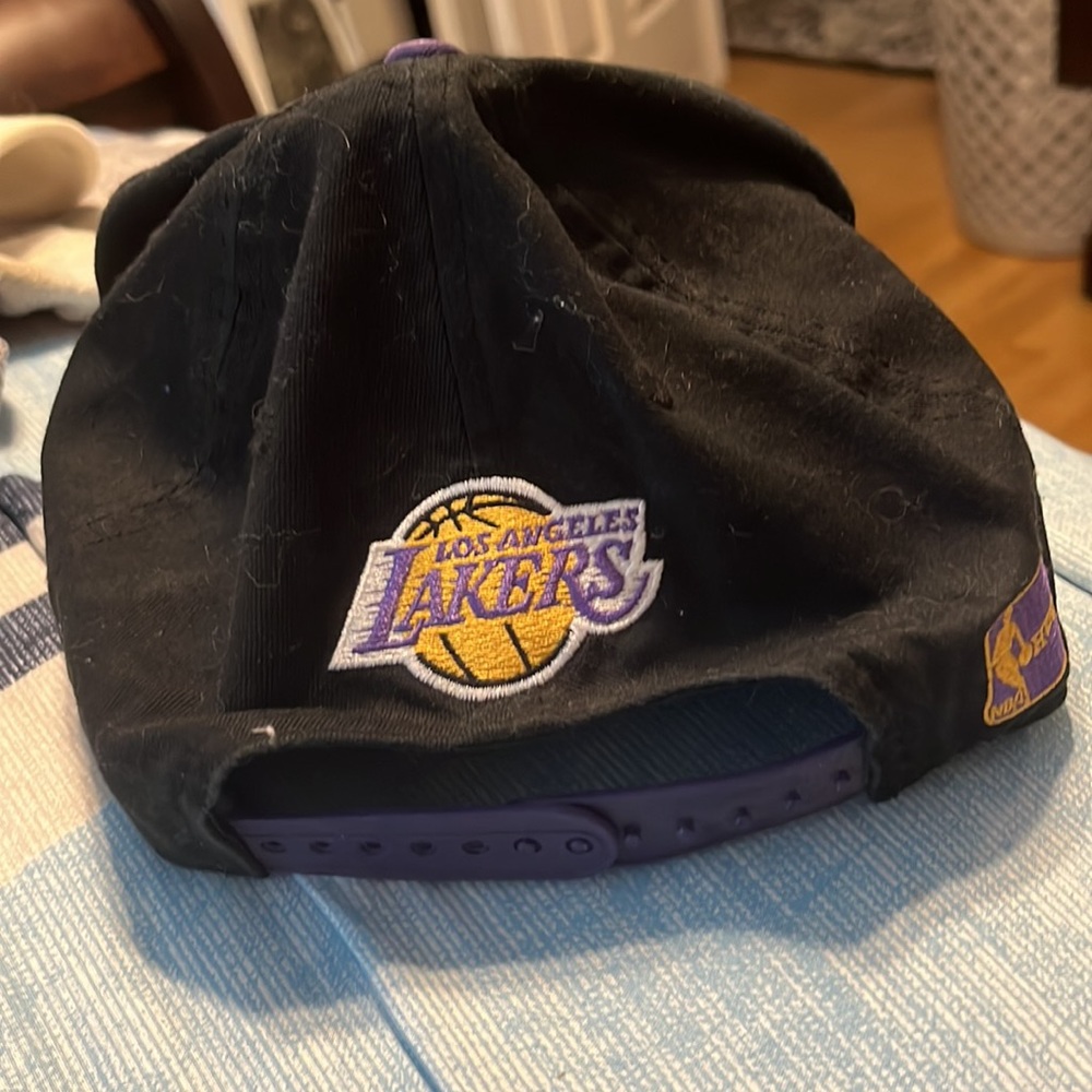 Lakers hat - Picture 2 of 3